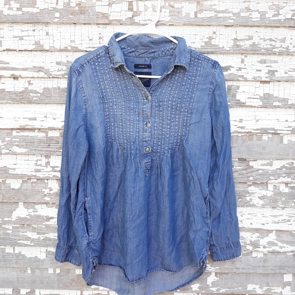 American Eagle Outfitters Tops - American Eagle AE jegging fit denim top size small